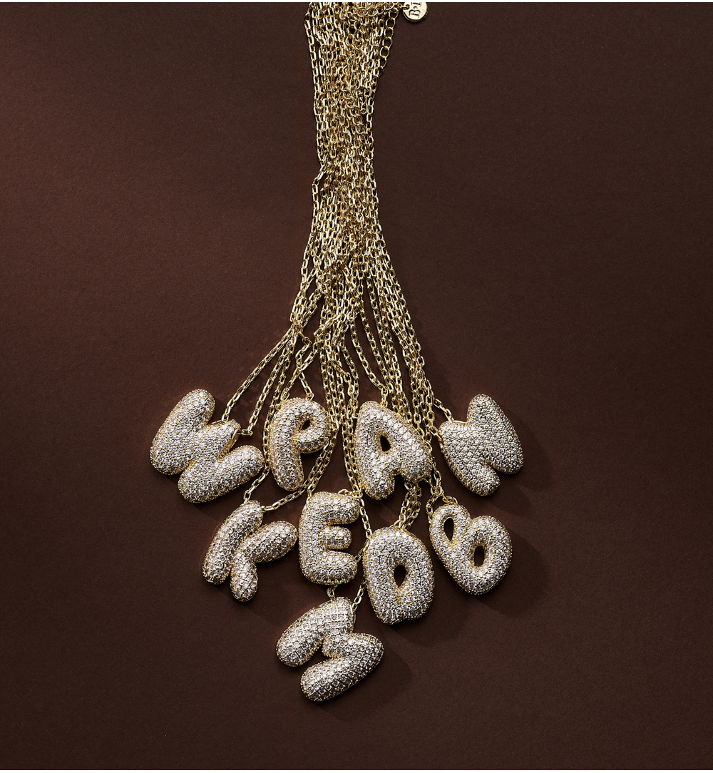 Naszyjnik złocony z literą B wysadzaną cyrkoniami NS0357