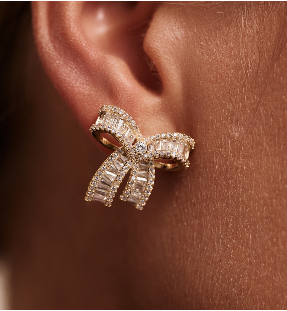 Kolczyki kokardki złocone z cyrkoniami KLU0154