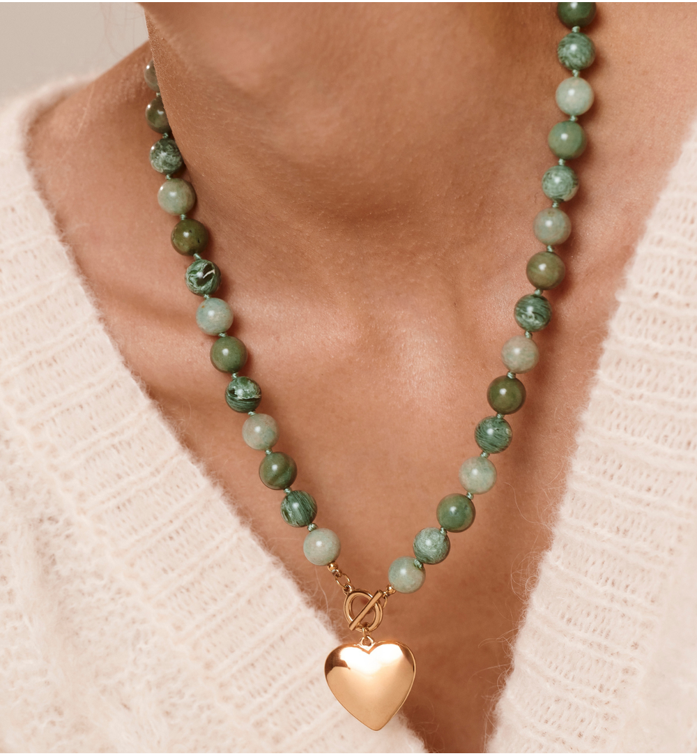 Naszyjnik z zielonych kamieni naturalnych z sercem NPA1528