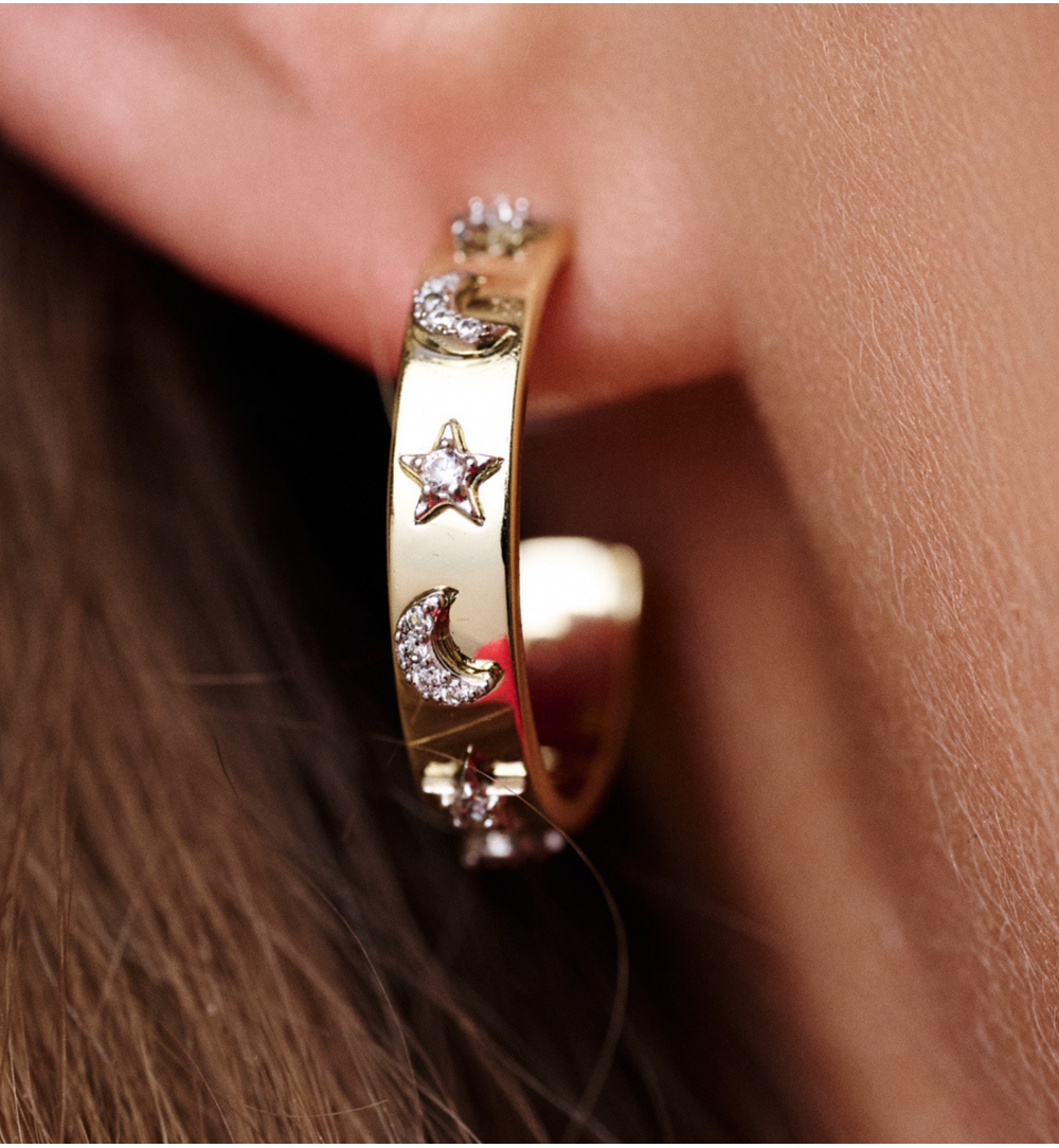 Kolczyki z motywem gwiazd i księżyców złote KRG1099