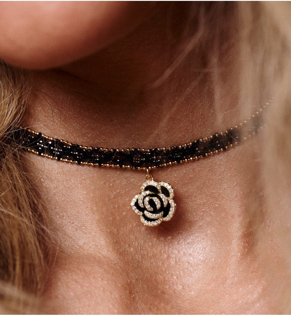 Choker czarny koronkowy z kwiatem w stylu haute couture NLU0048