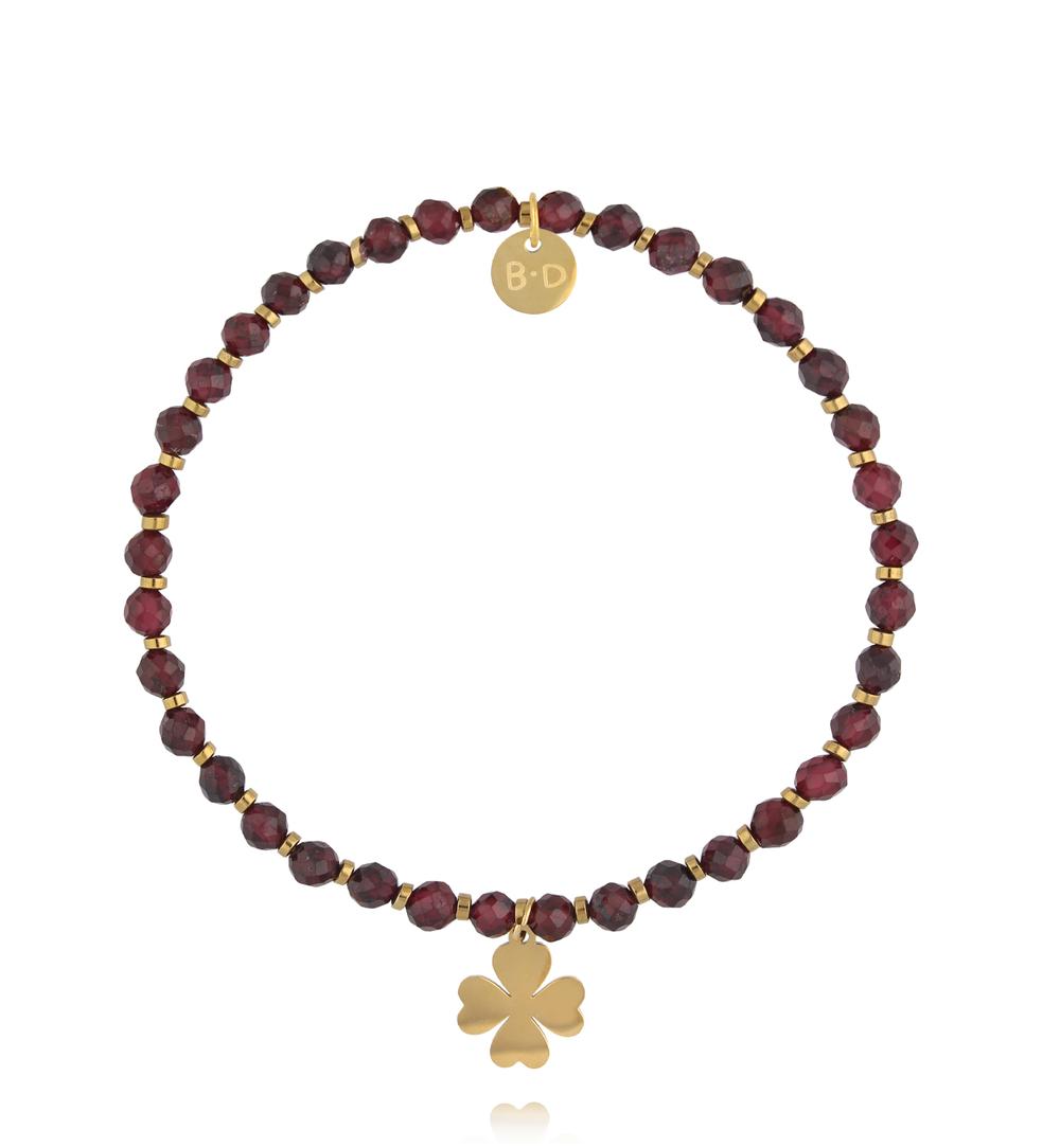 Bransoletka z naturalnego granatu i złoconą koniczynką BTW3539