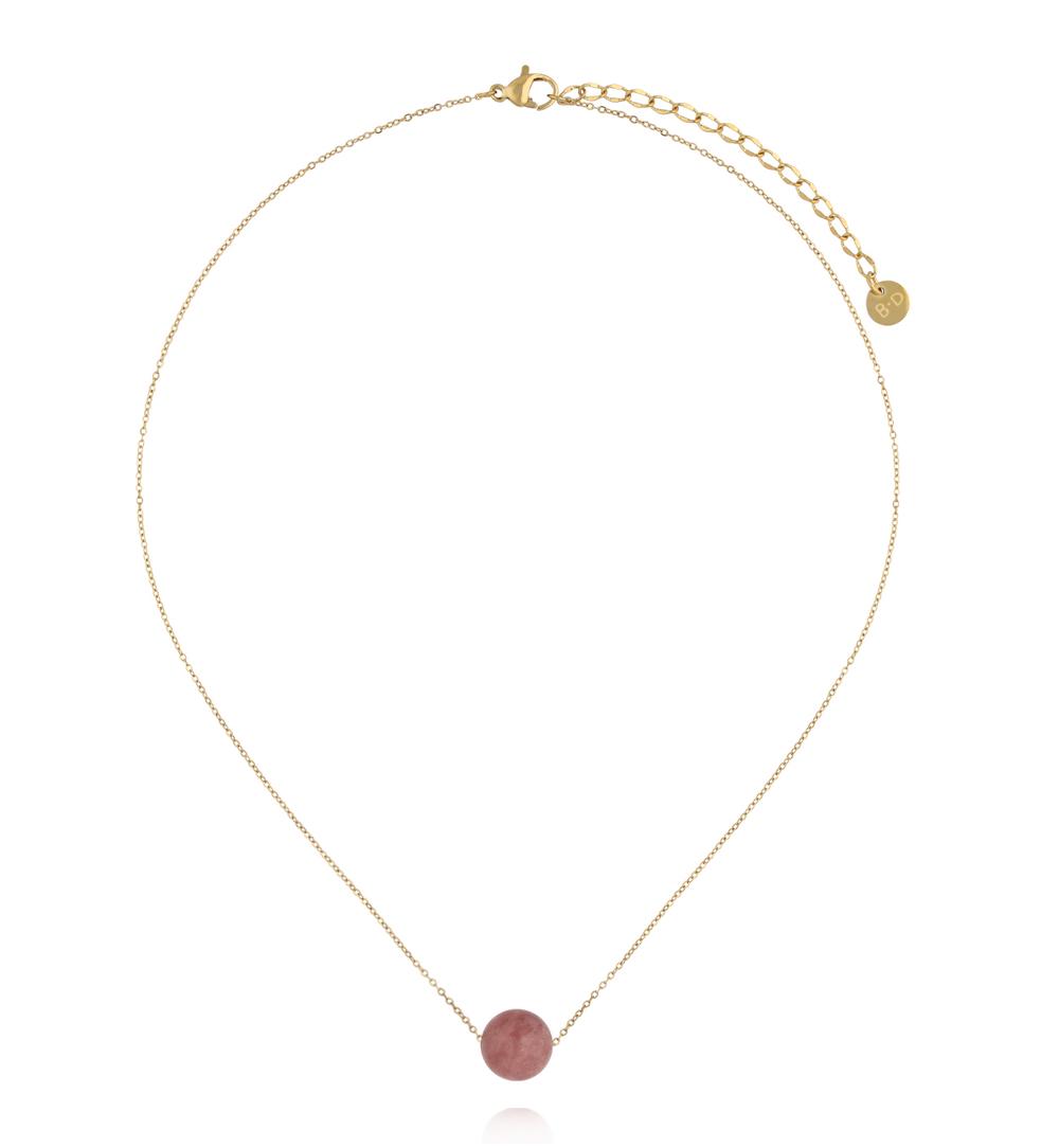 Naszyjnik z kwarcem truskawkowym na delikatnym złotym łańcuszku NLB0386