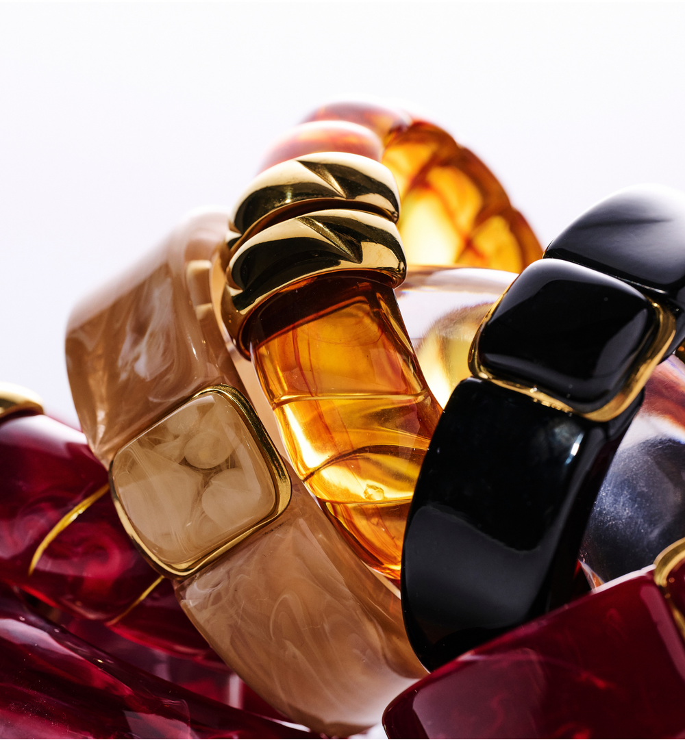 Bransoletka w odcieniu kremowej wanilii z prostokątnym zapięciem BEU0011