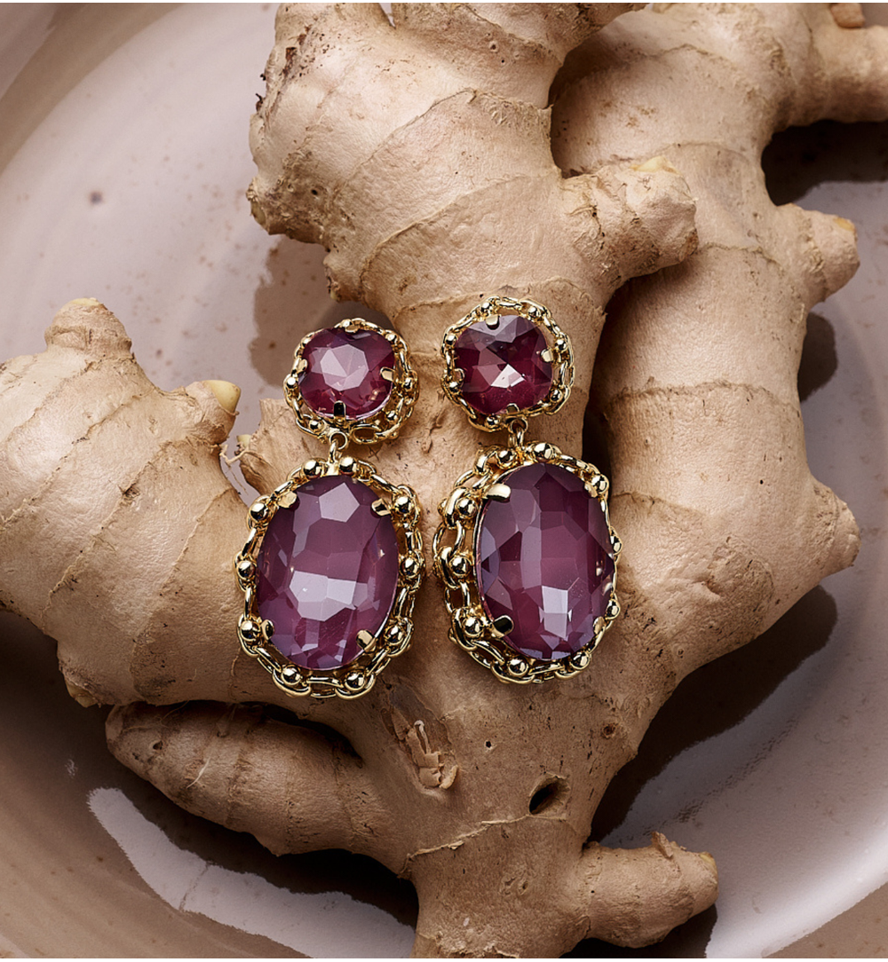 Kolczyki z bordowymi kryształami w złotej oprawie KGA0049