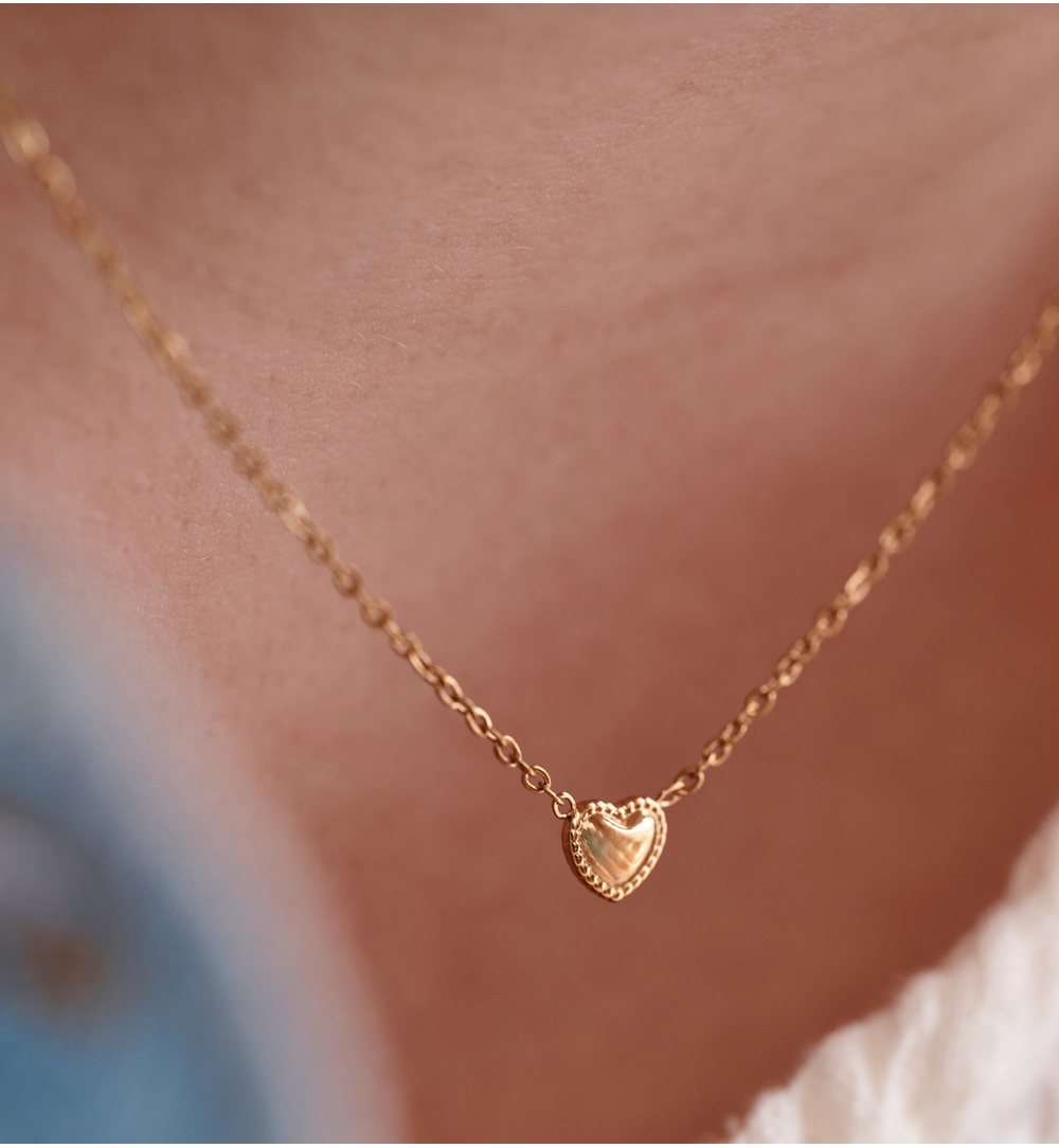 Naszyjnik delikatny z drobnym sercem dla córki NSY0759