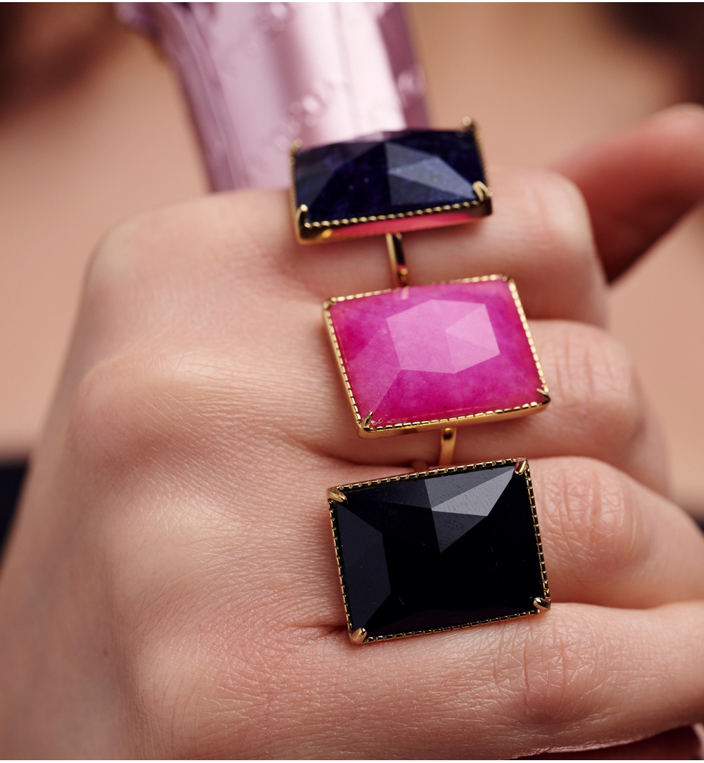 Pierścionek różowy z jadeitem w złotej oprawie PEA0044