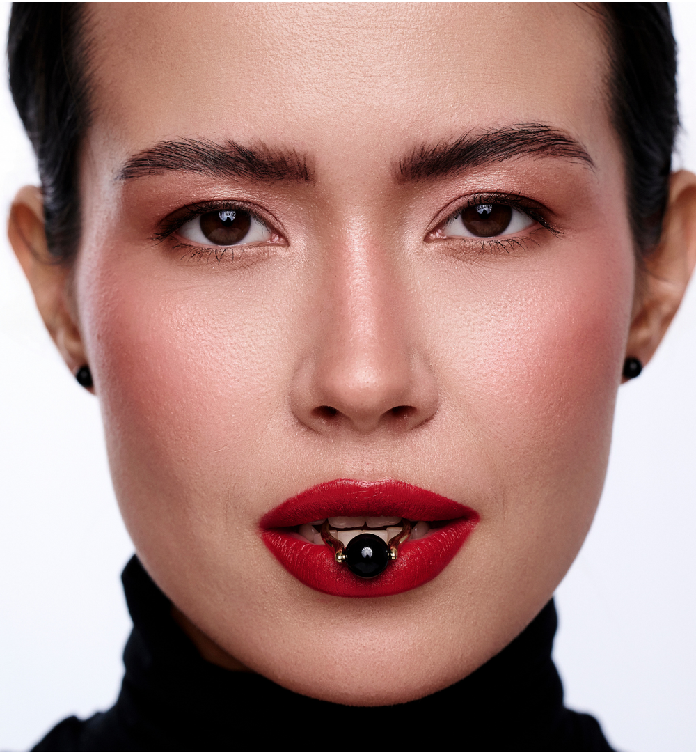 Pierścionek z czarnym agatem w złotej oprawie PSA1160