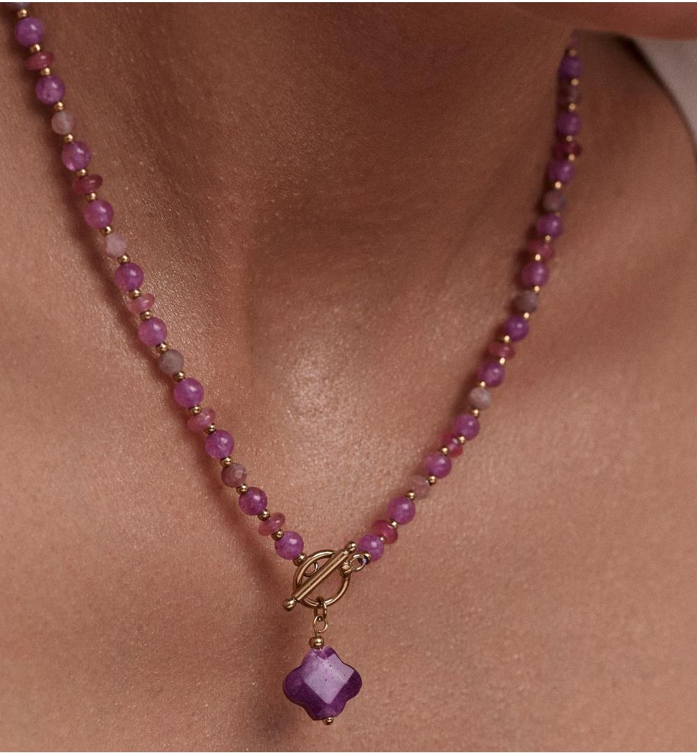 Naszyjnik z  fioletowego jadeitu z zawieszką koniczynki NPA1616