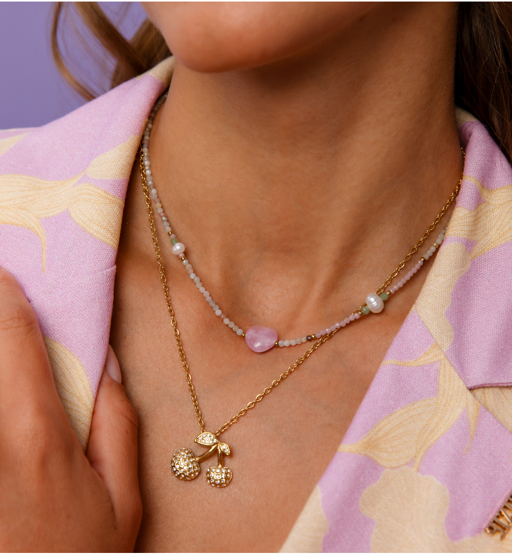 Naszyjnik z pastelowych kamieni naturalnych z serduszkiem i perłami NPA1445