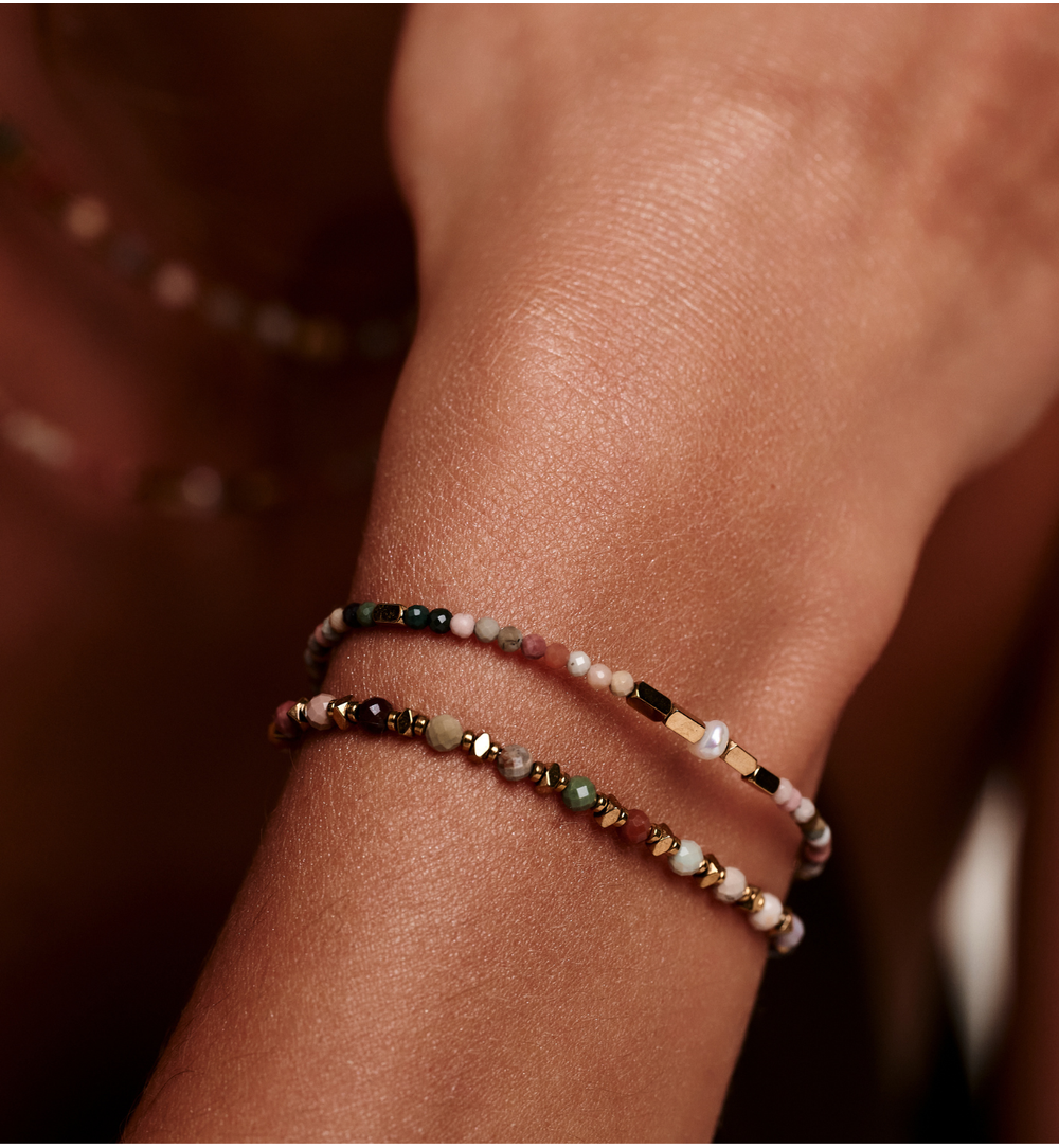 Bransoletka z jaspisami i pozłacanymi elementami BEA0087