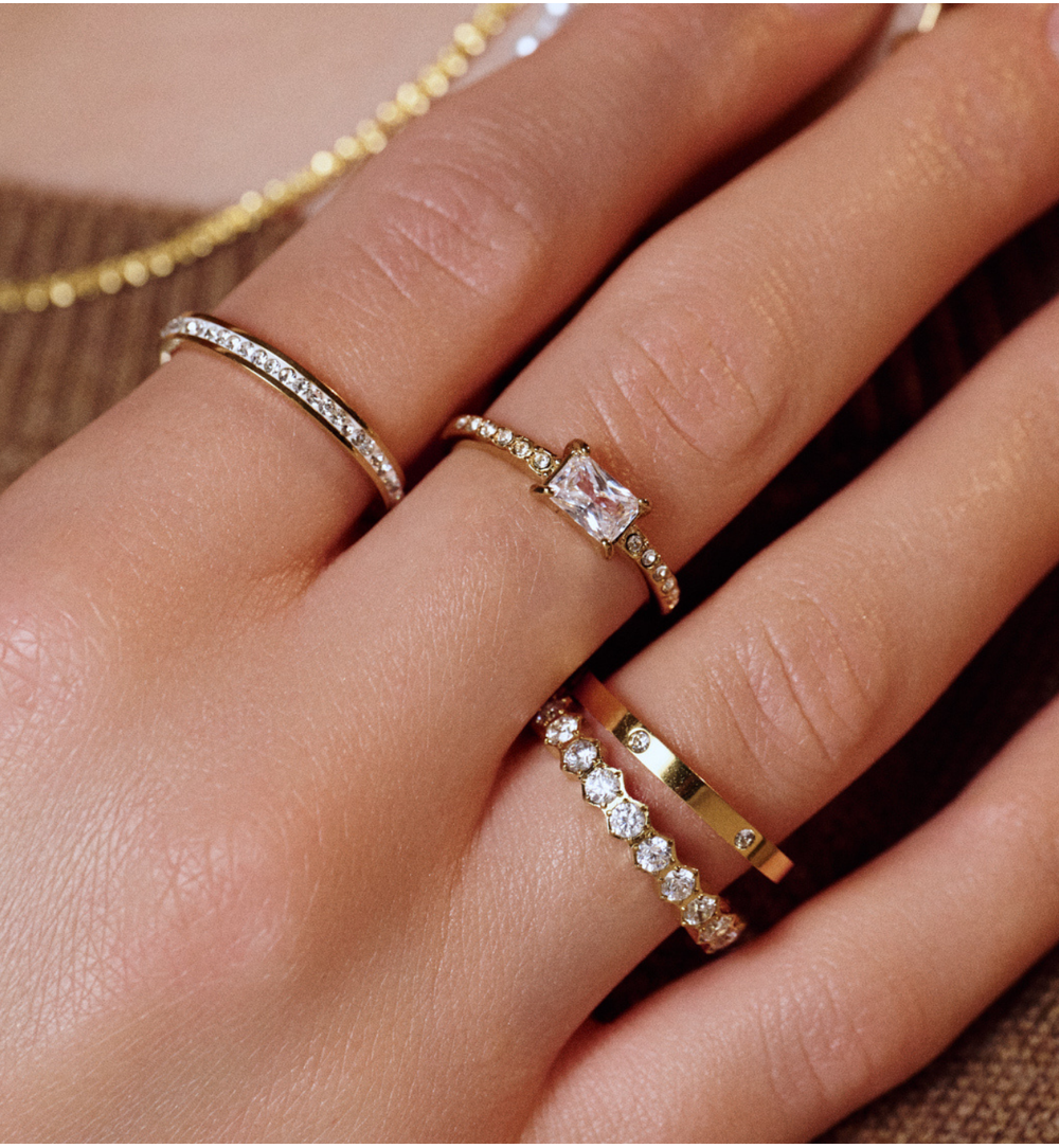 Zestaw trzech pierścionków w złotym wykończeniu z cyrkoniami PSY0127