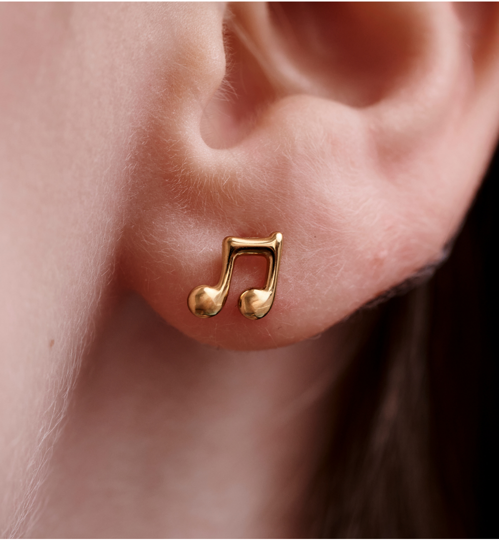 Kolczyki w kształcie nutki – złocone, minimalistyczne KSY0542
