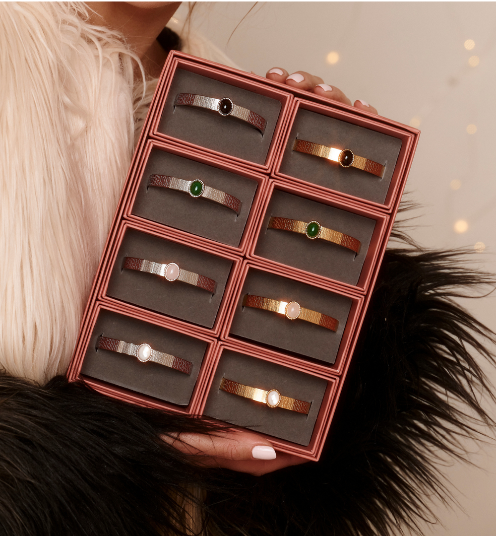 Bransoleta złota open cuff z masą perłową BSY0476