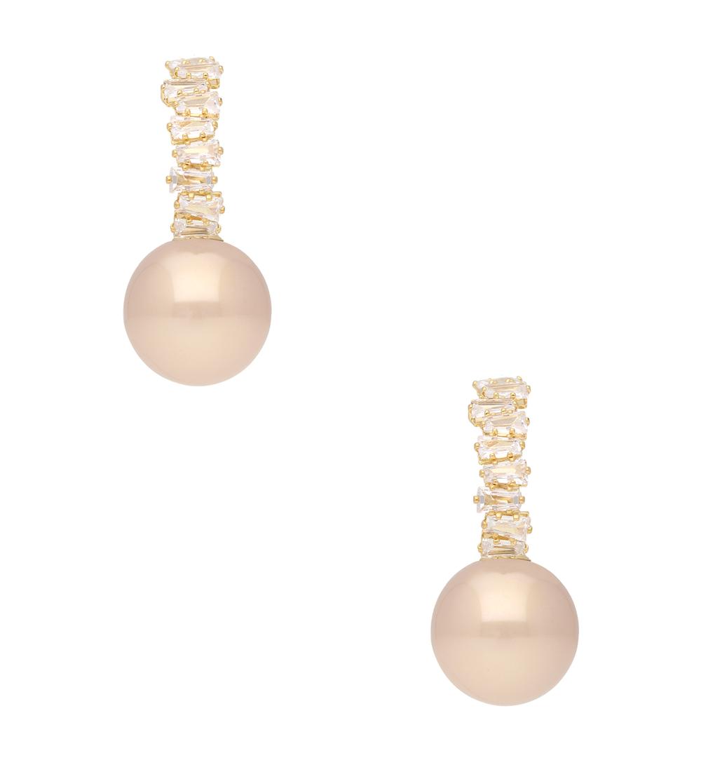 Kolczyki półokrągłe z perłą w odcieniu brzoskwini i cyrkoniami  złote KLU0206