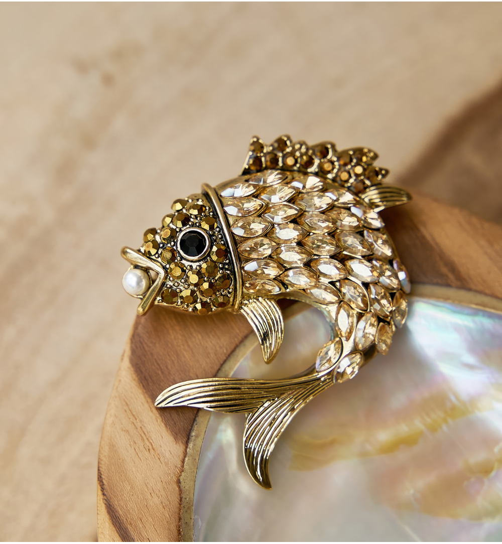 Broszka ze złotą rybką Goldfish BRSS0068