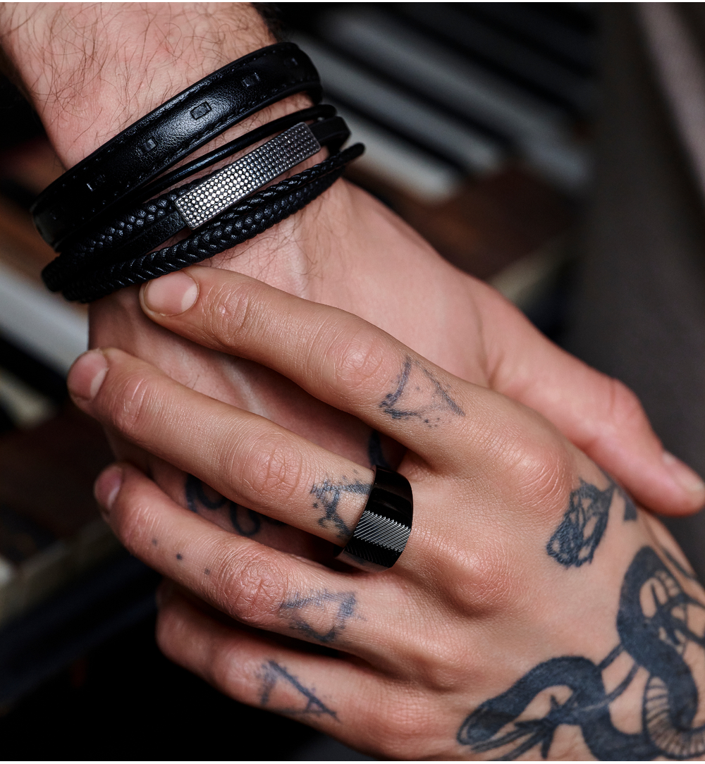 Bransoletka męska czarna skórzana BMITC1000