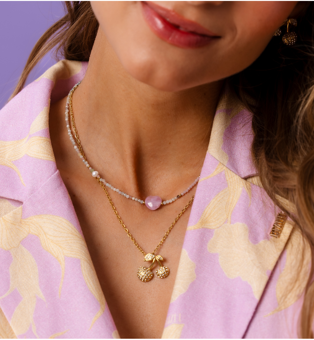 Naszyjnik z pastelowych kamieni naturalnych z serduszkiem i perłami NPA1445