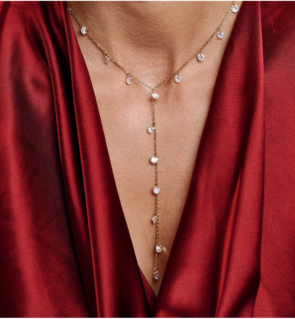 Naszyjnik złoty z krawatką i transparentnymi kryształkami NSY0603