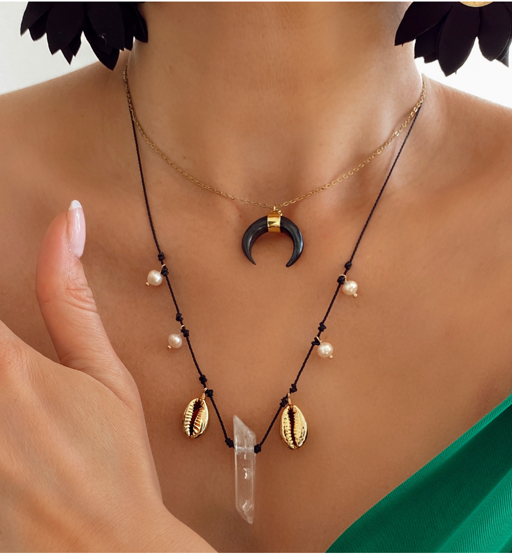 Naszyjnik z czarnym księżycem NLB0028