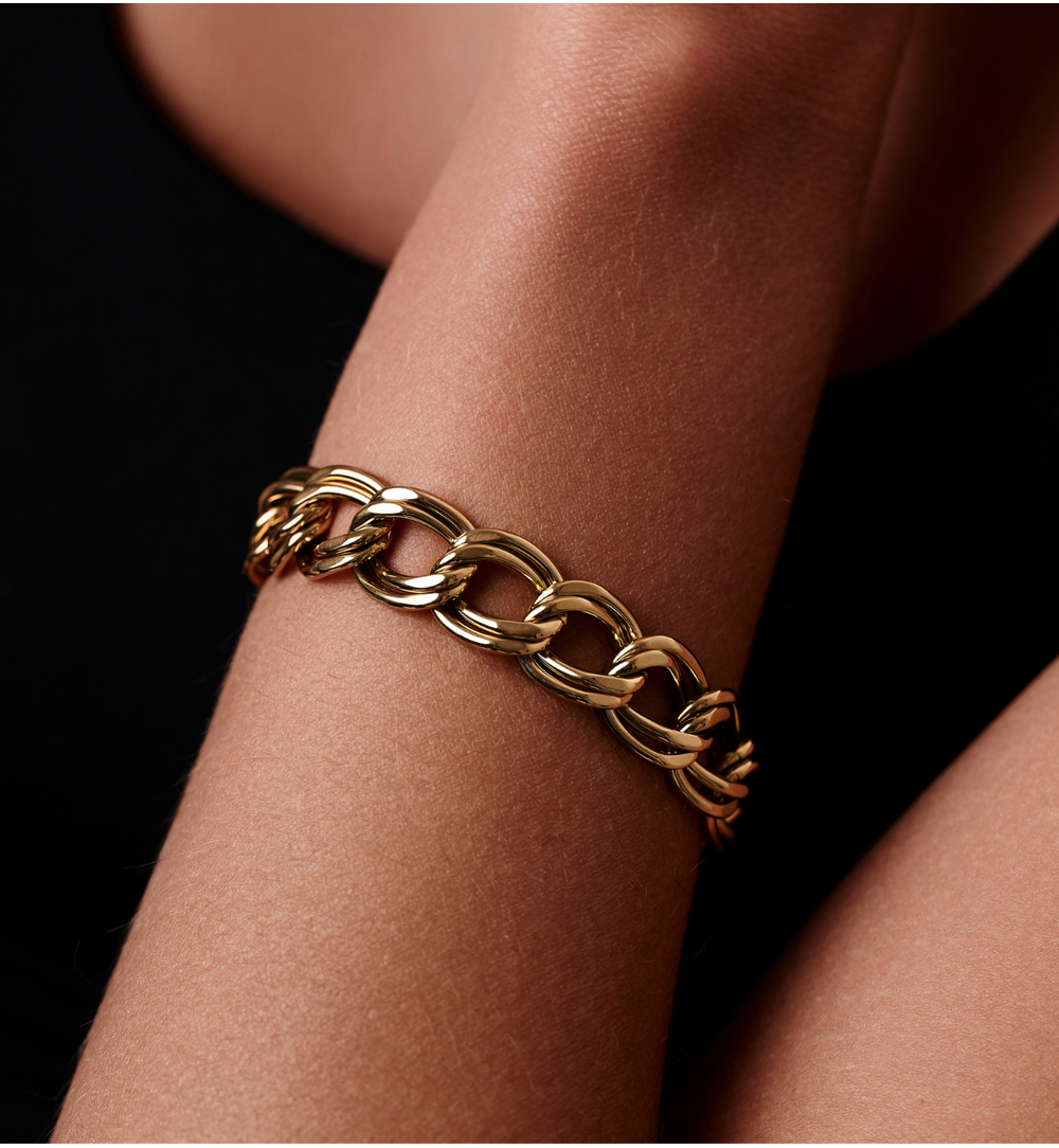 Bransoletka z podwójnych ogniw w złotym kolorze BEA0061