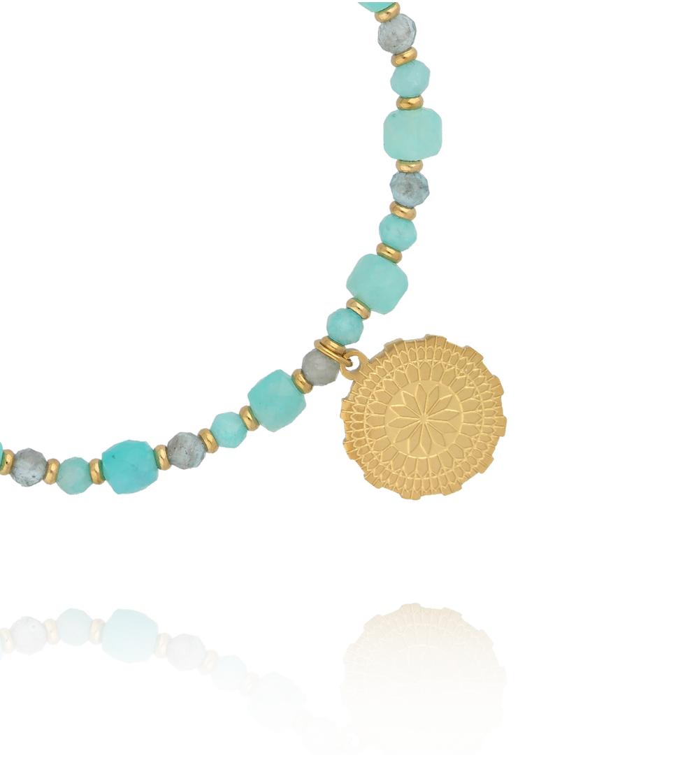 Bransoletka z amazonitem i złotym medalionem mandala BTW3700