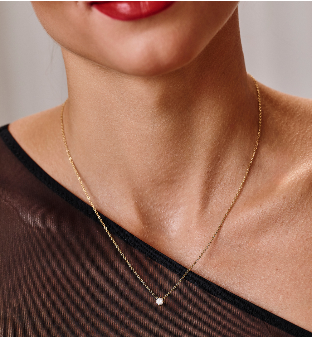 Naszyjnik z subtelną cyrkonią złoty NSY0623