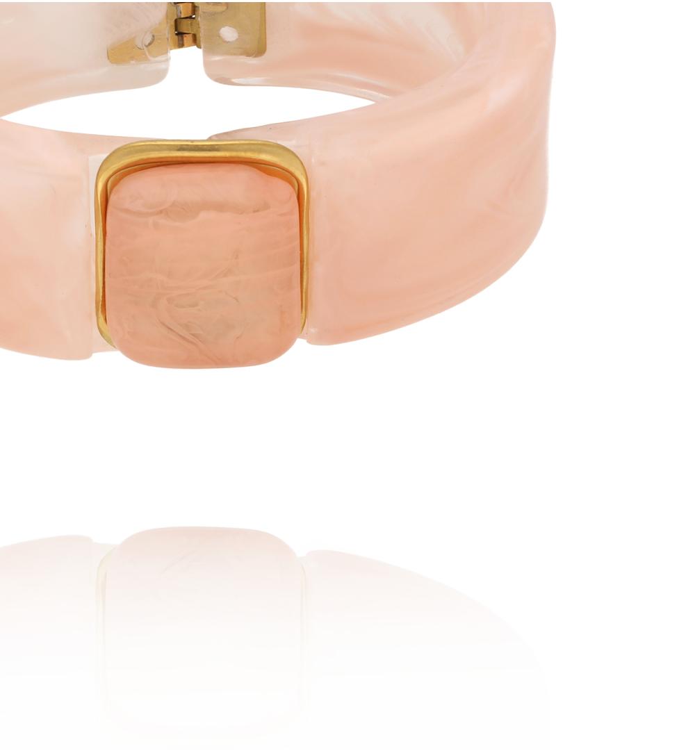 Bransoletka w odcieniu pudrowej brzoskwini z prostokątnym zapięciem BEU0009