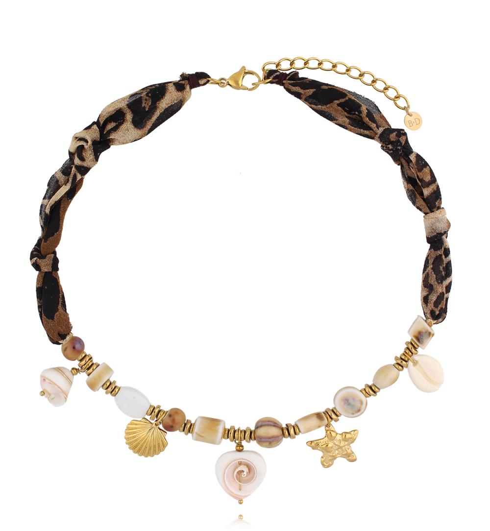 Naszyjnik z tkaniny w panterkę z muszlami i rozgwiazdą NSH0132