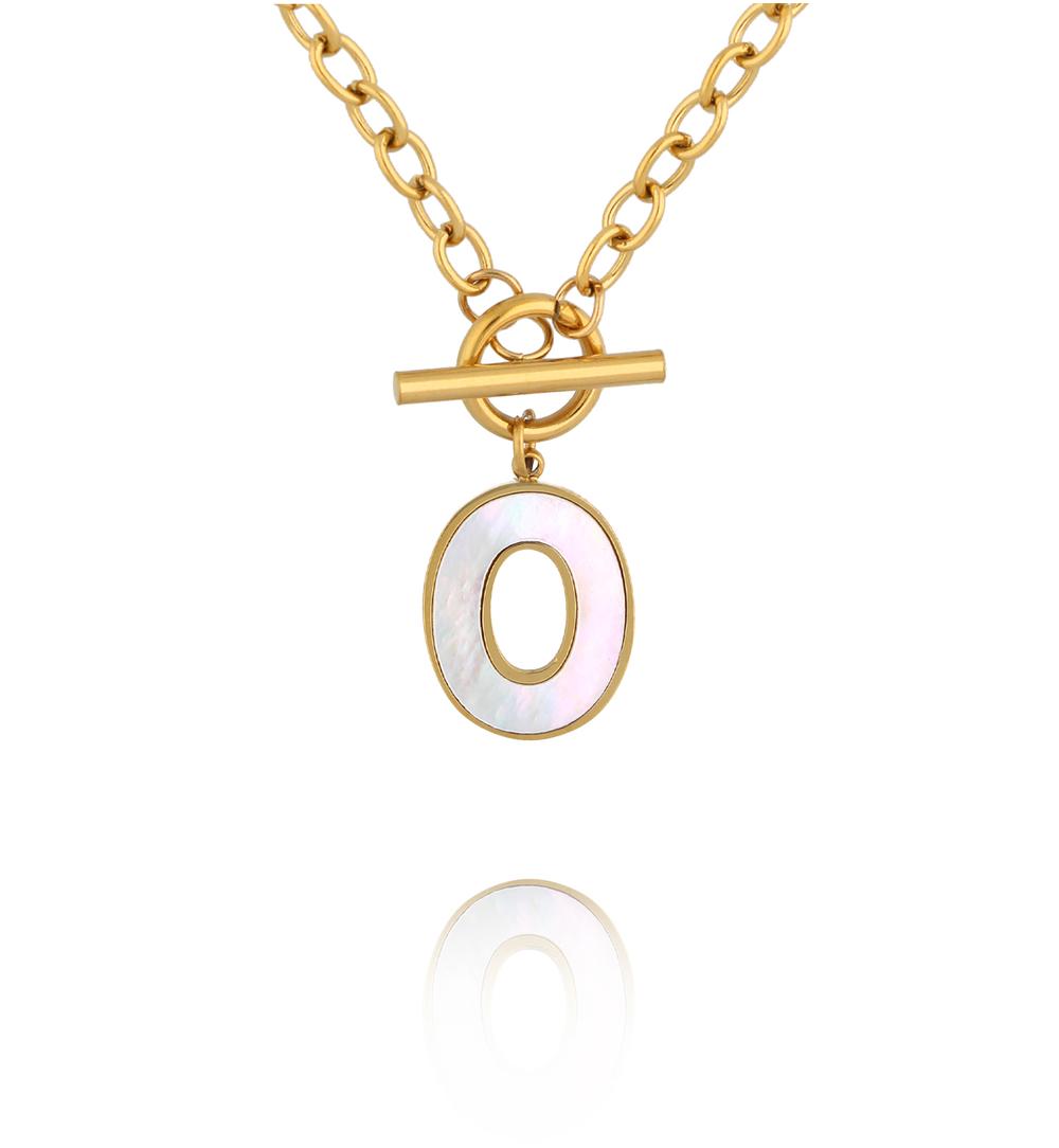 Naszyjnik z literą O i zapięciem toggle NSY0866