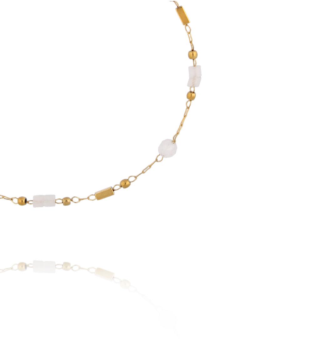 Bransoletka na złotym łańcuszku z białym jadeitem BEA0099