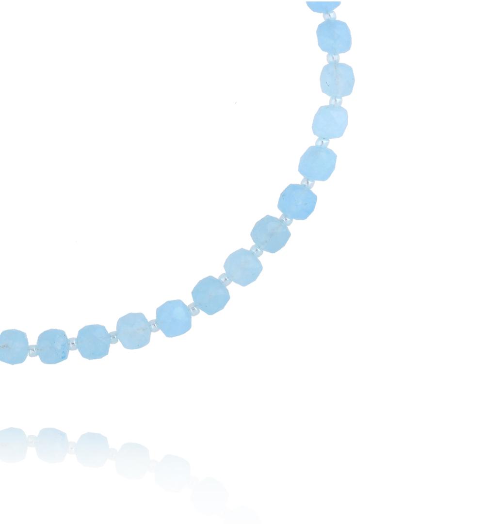 Naszyjnik z niebieskiego jadeitu z pozłacanymi detalami NPA1579