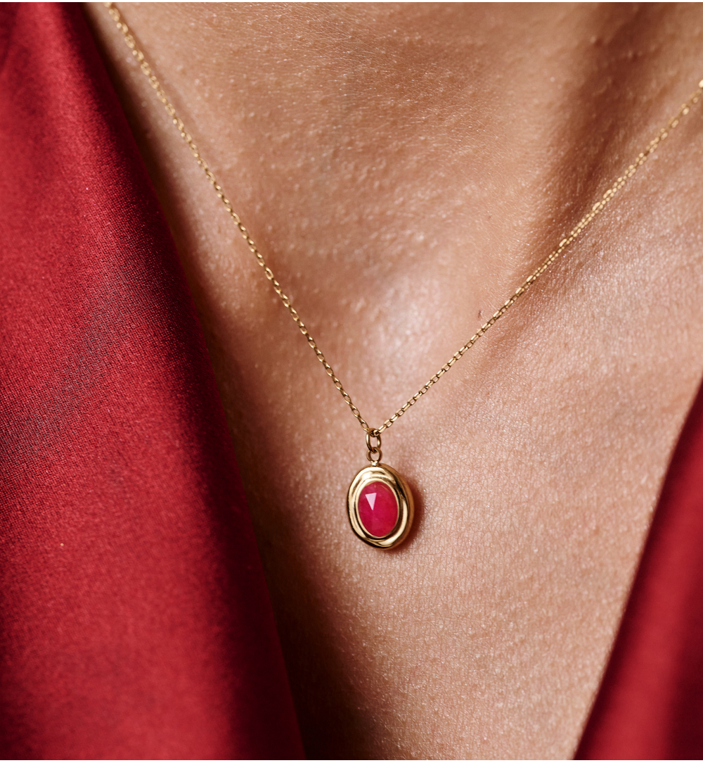 Naszyjnik z jadeitem fuksjowym złoty NEA0014