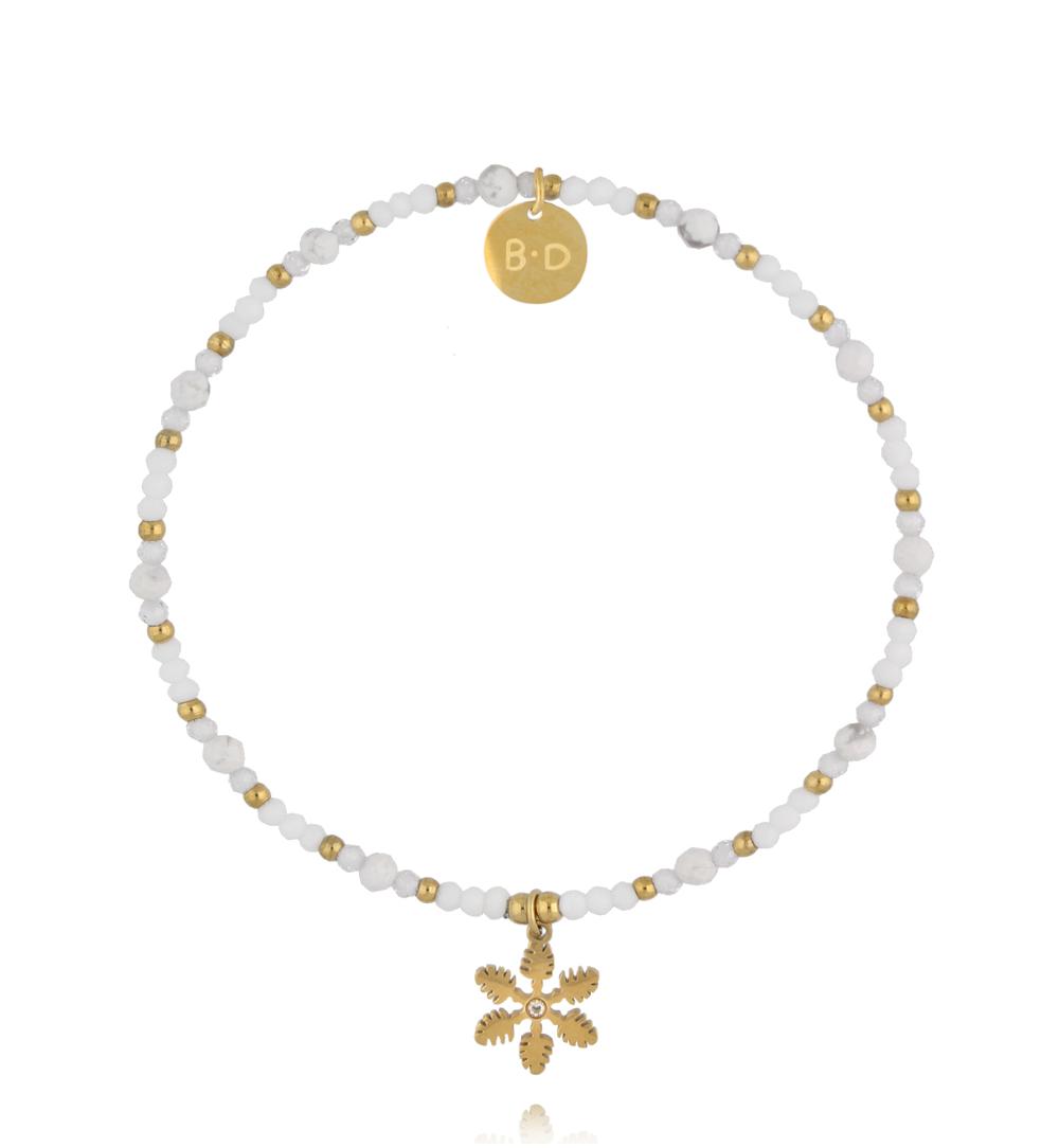 Bransoletka biała ze śnieżynką All I Want BTW2444