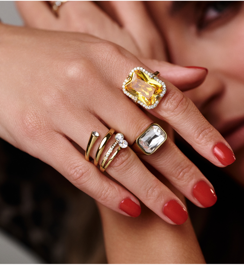 Pierścionek złoty z dużą cyrkonią w prostokątnej oprawie PSY0226