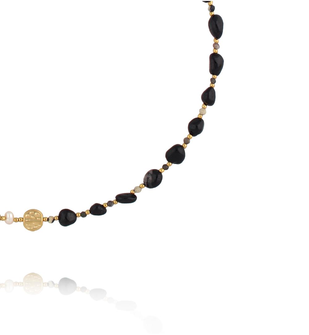Naszyjnik z czarnego agatu, labradorytu i perły ze złotymi detalami NEA0084