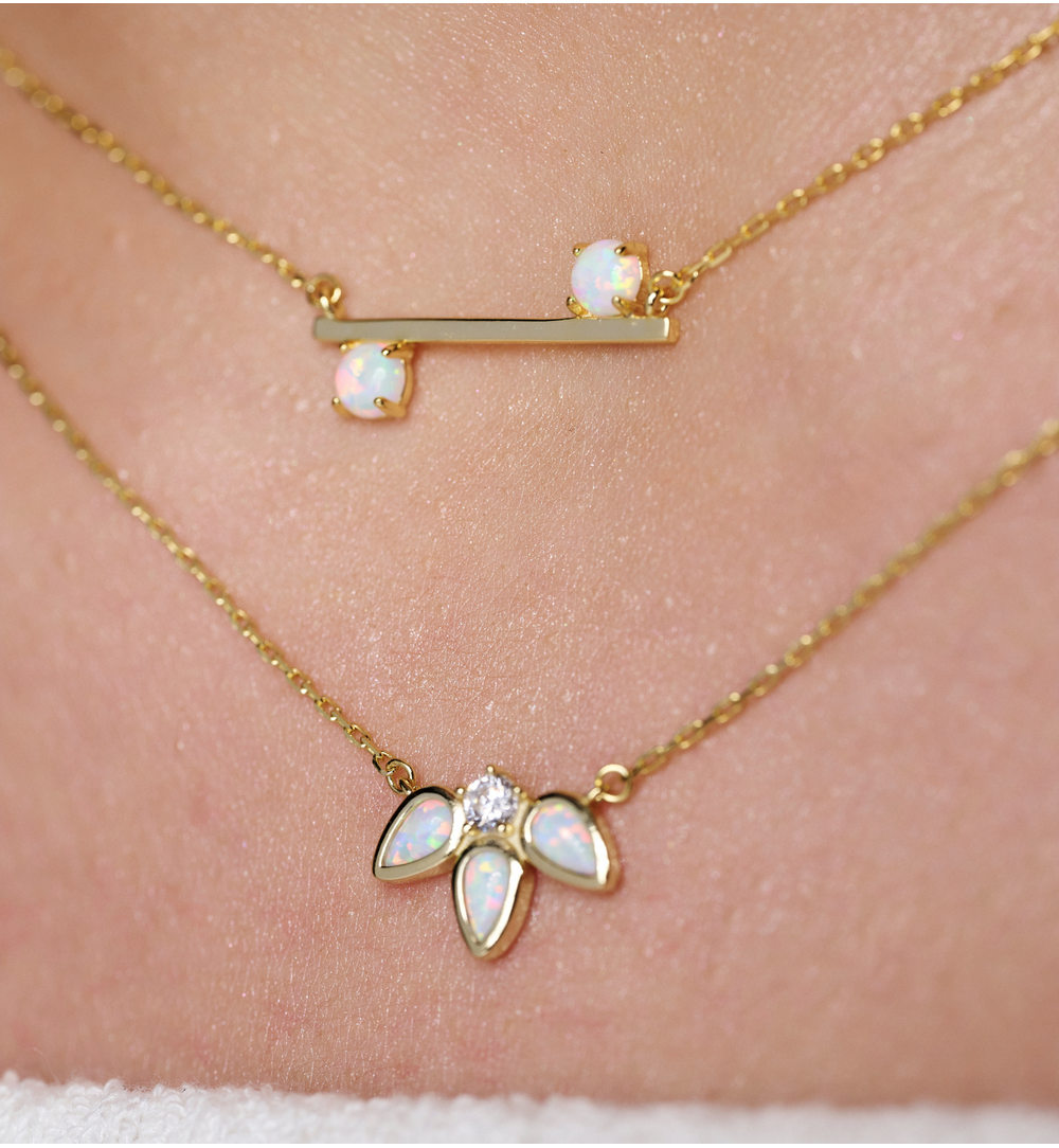 Naszyjnik z poprzeczną belką i opalami NCA0088