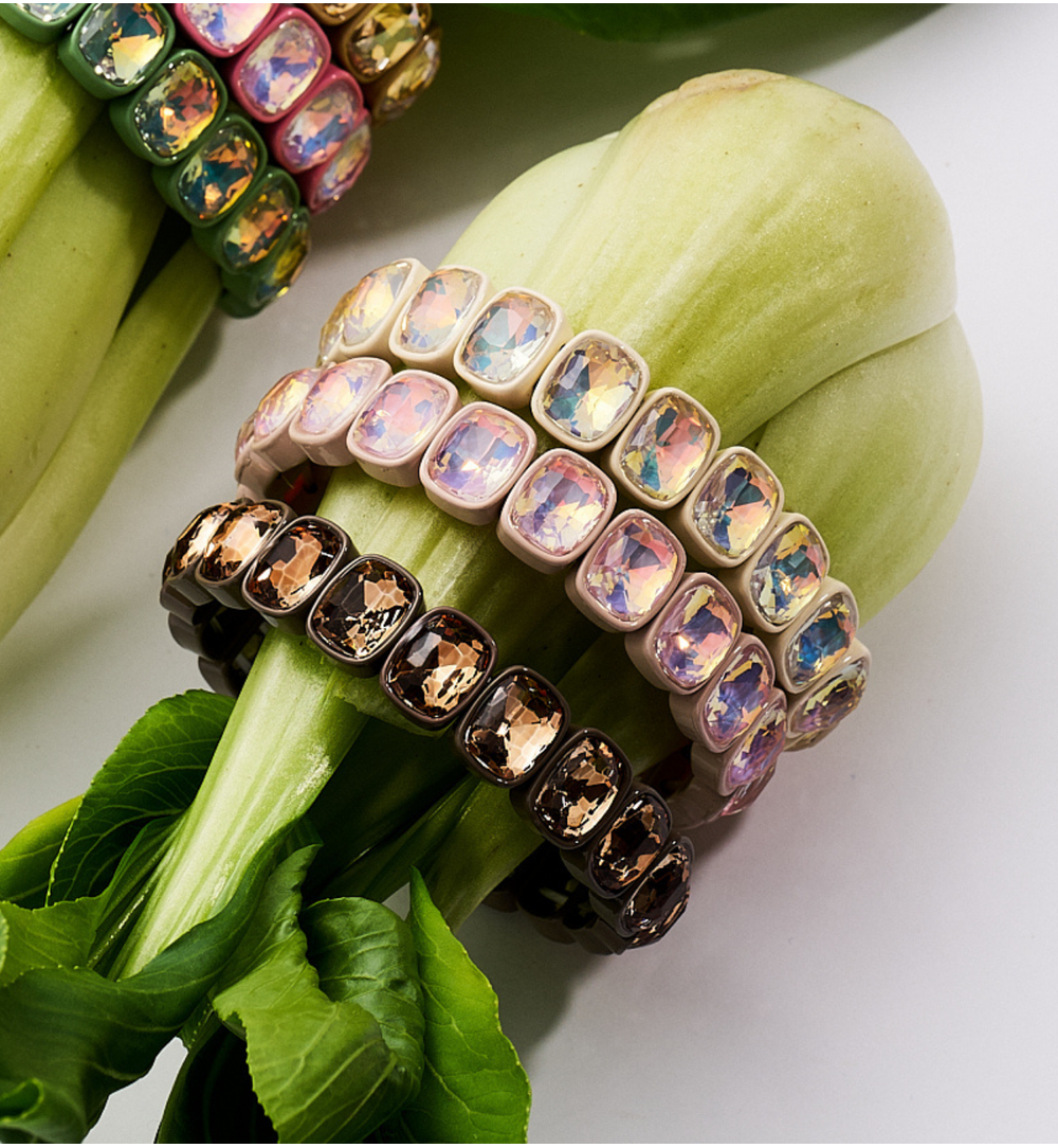 Bransoletka w kolorze ecru z kryształami BCR0020