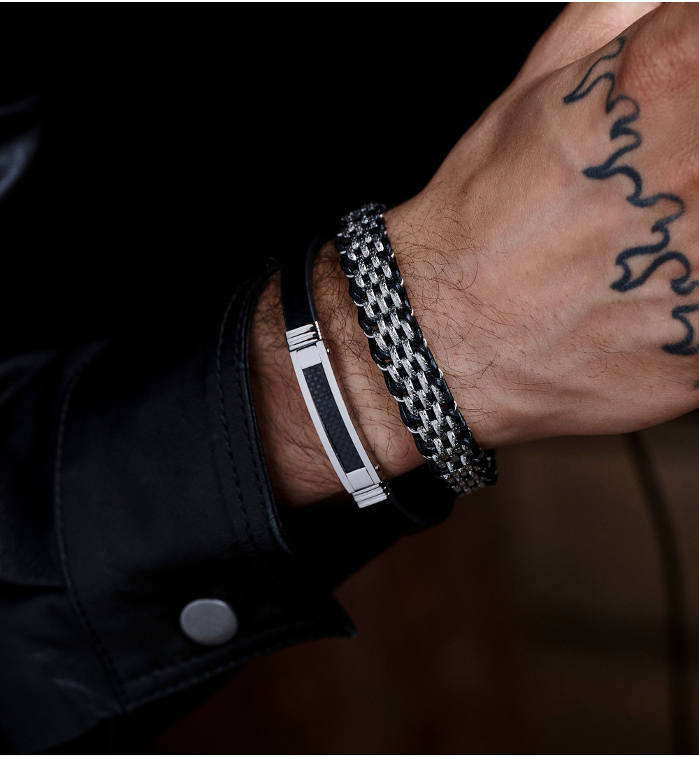 Zestaw męskich bransoletek skórzano-stalowych w czerni i srebrze ZN0099