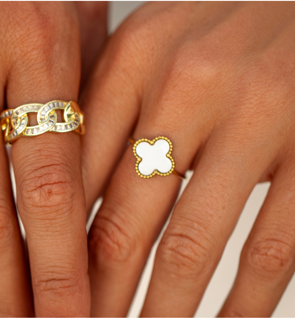 Pierścionek z białą koniczynką złoty PSY0015