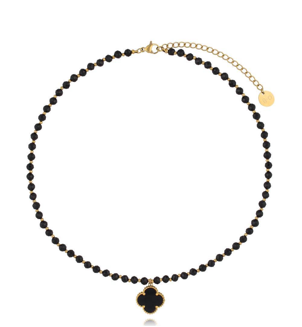 Naszyjnik z czarnych fasetowanych kamieni z koniczynką – złocony NTW1341