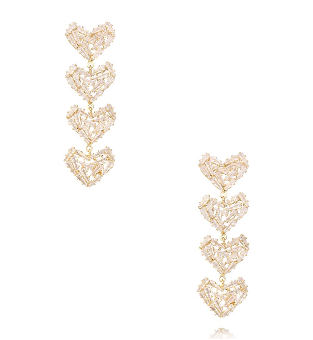 Kolczyki z kaskadą serc w złotym odcieniu KLU0188