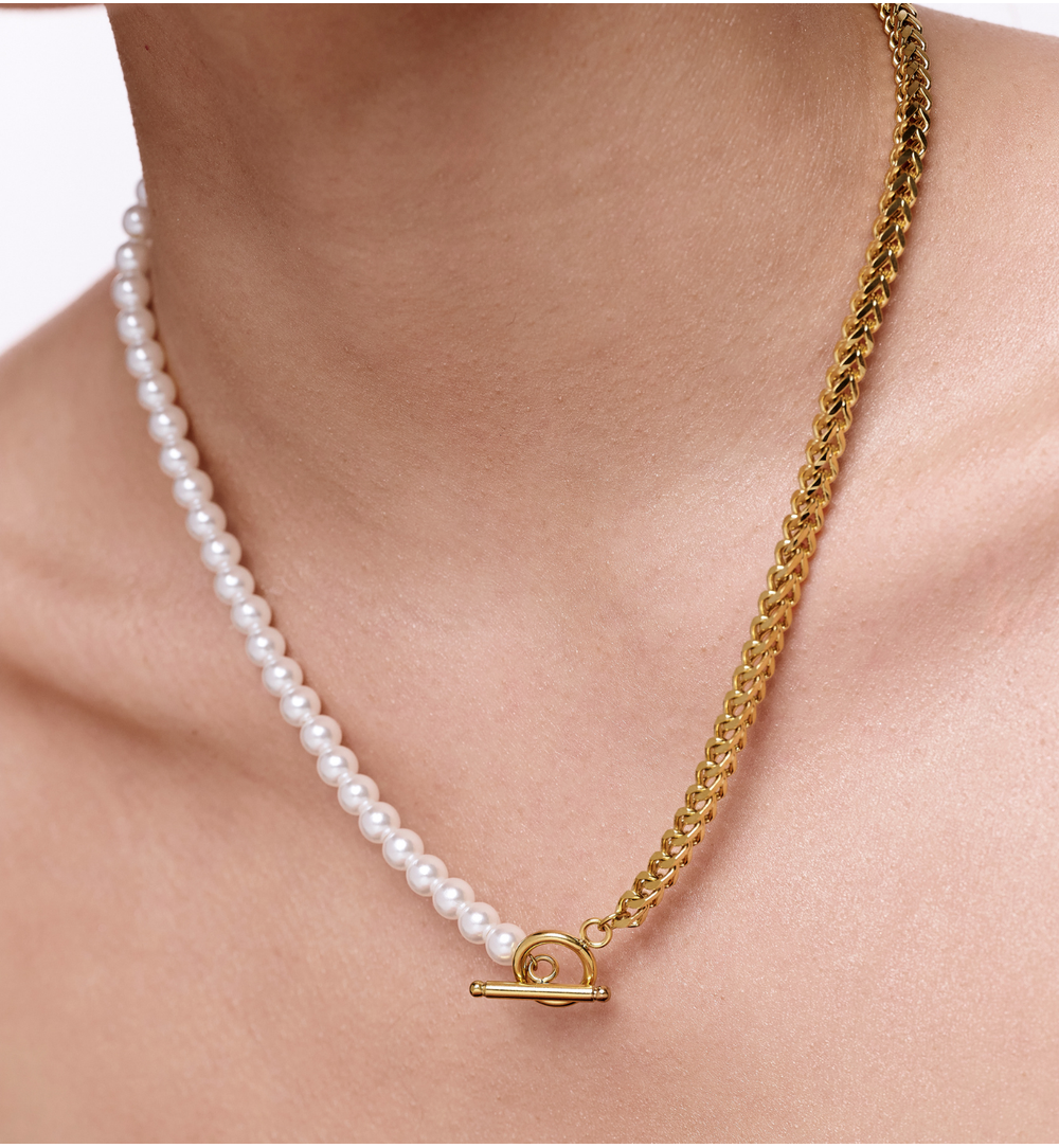 Naszyjnik asymetryczny – perły i złoty splot NSY0585