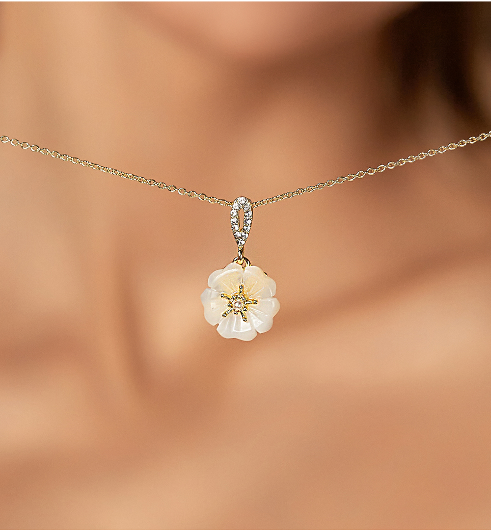 Naszyjnik złoty z kwiatuszkiem Glam Charms NS0246