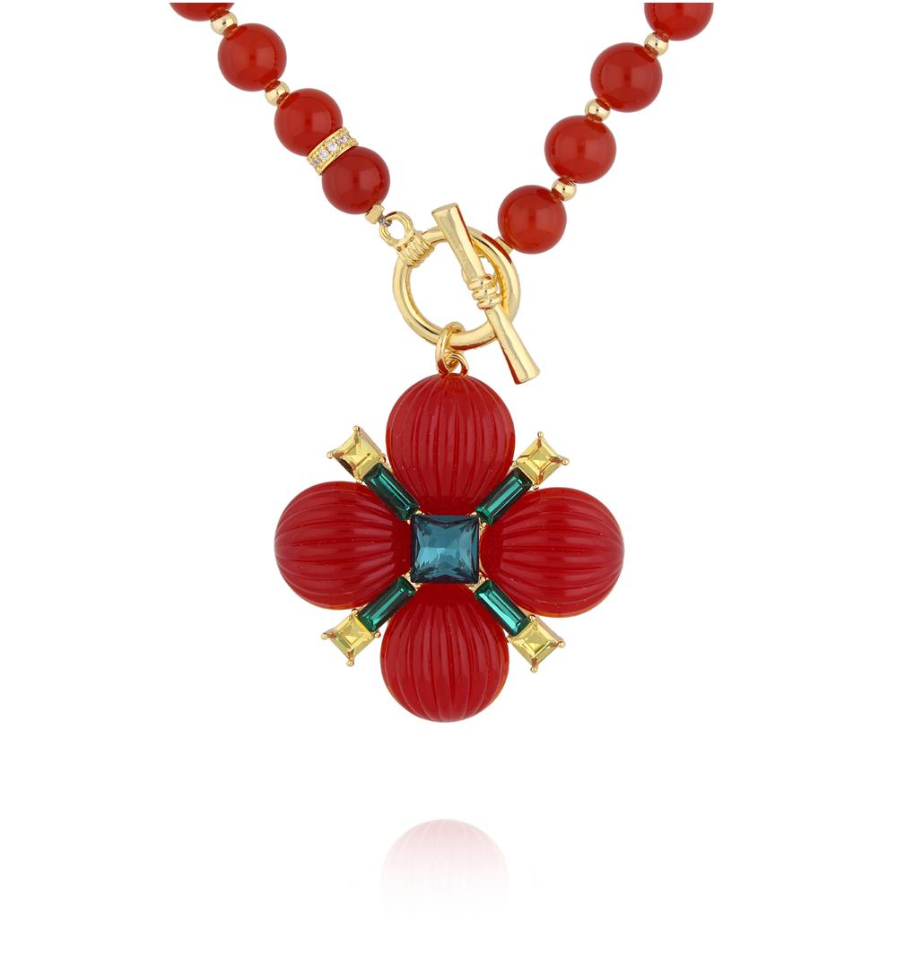 Naszyjnik z czerwonych koralików z kwiatową zawieszką NS0409