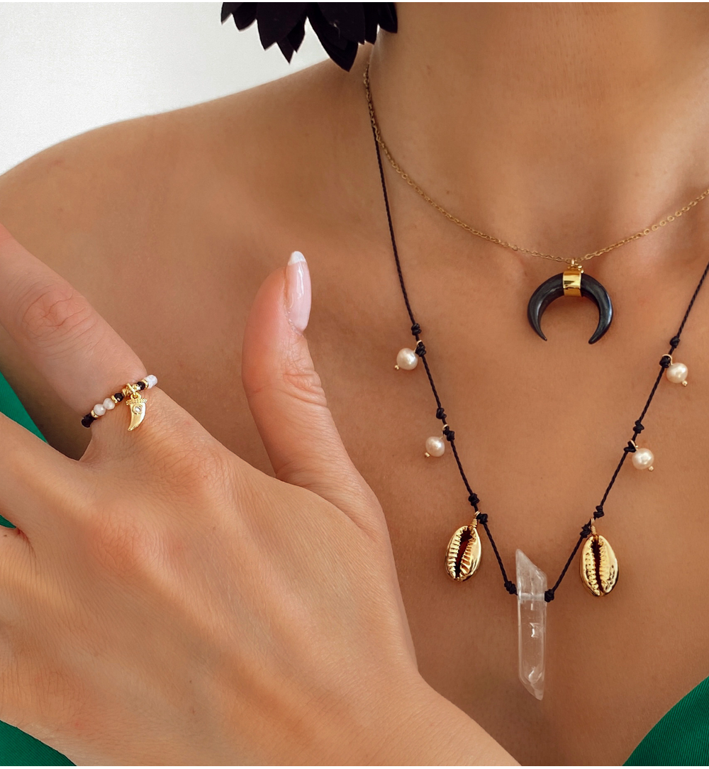 Naszyjnik z czarnym księżycem NLB0028