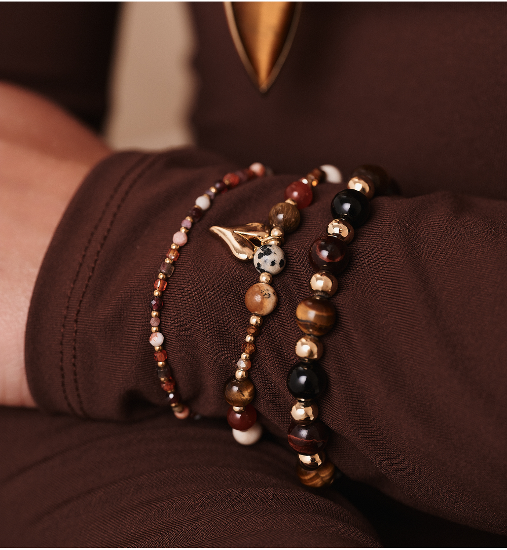 Bransoletka z kamieni w odcieniach ziemi z sercem BMMH4040