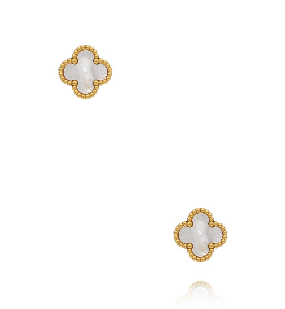 Kolczyki koniczynki z naturalną masą perłową w złotej oprawie KSY0663