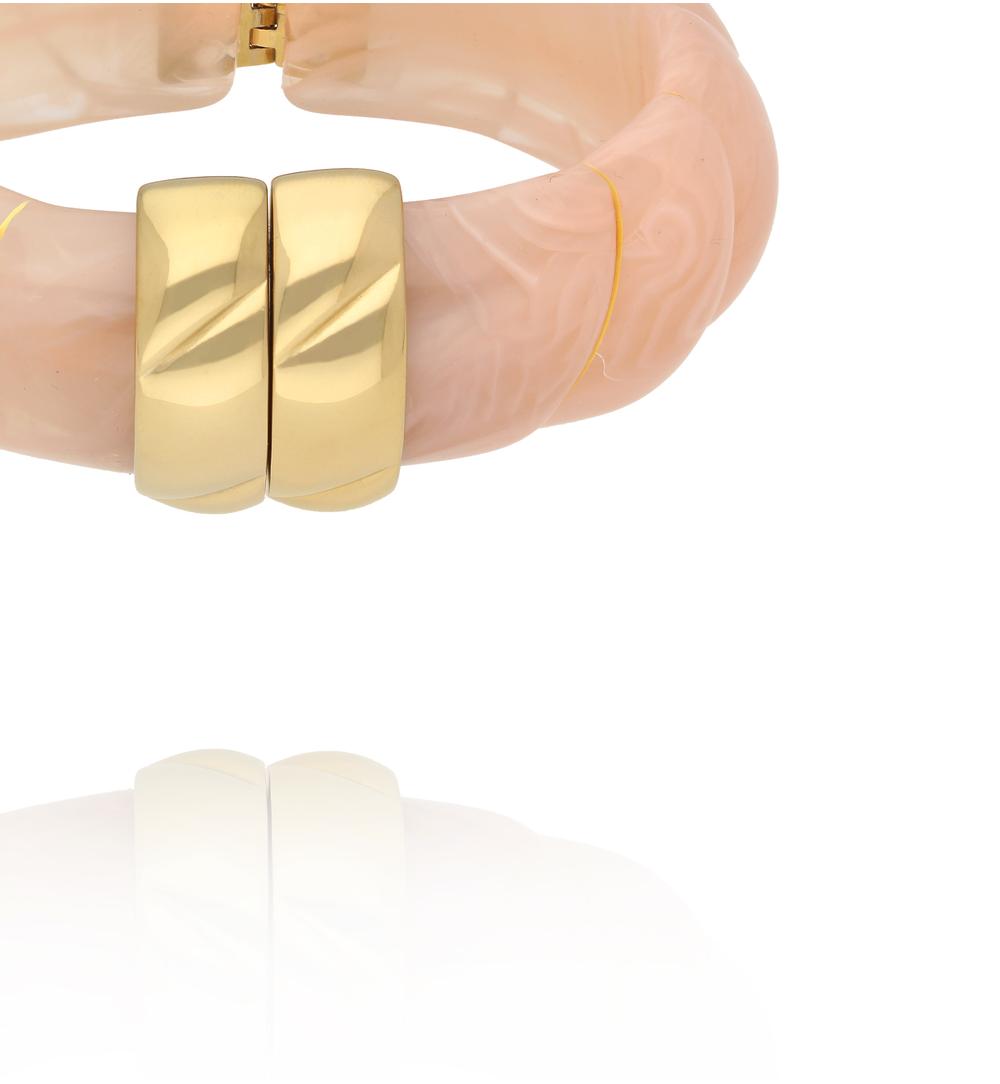 Bransoletka w odcieniu pudrowego różu ze złotym zapięciem BEU0005