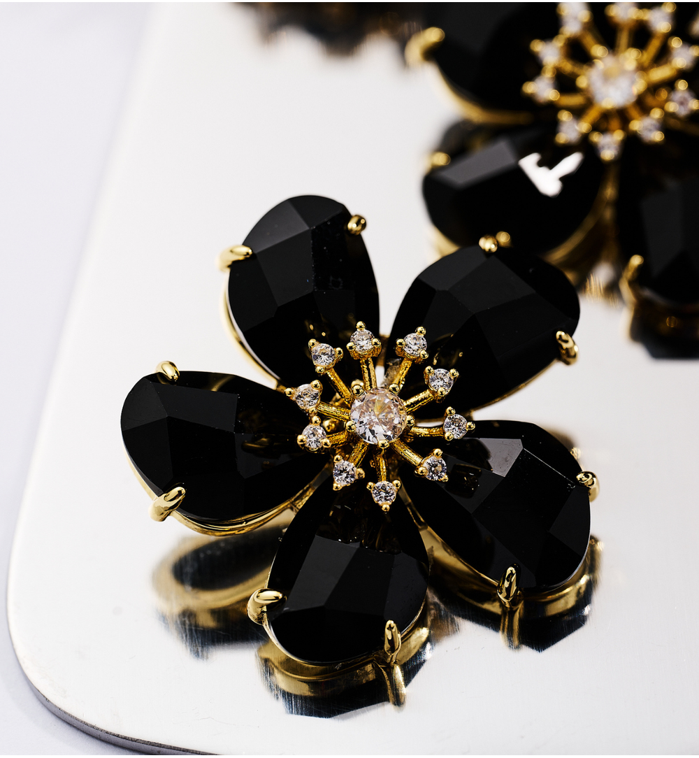 Koczyki kwiatki z czarnymi kryształami KSS2011